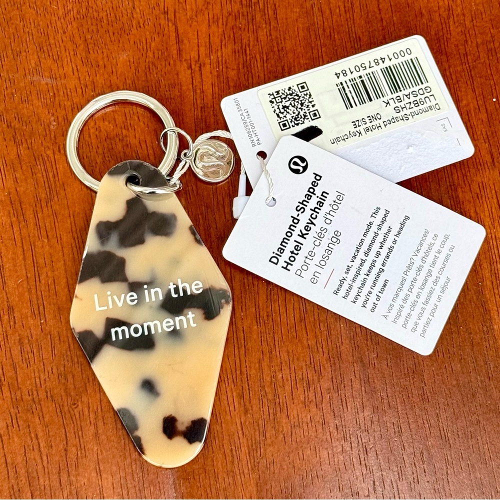 lululemon athletica Tortoise Keychain - Picture 3 of 4
